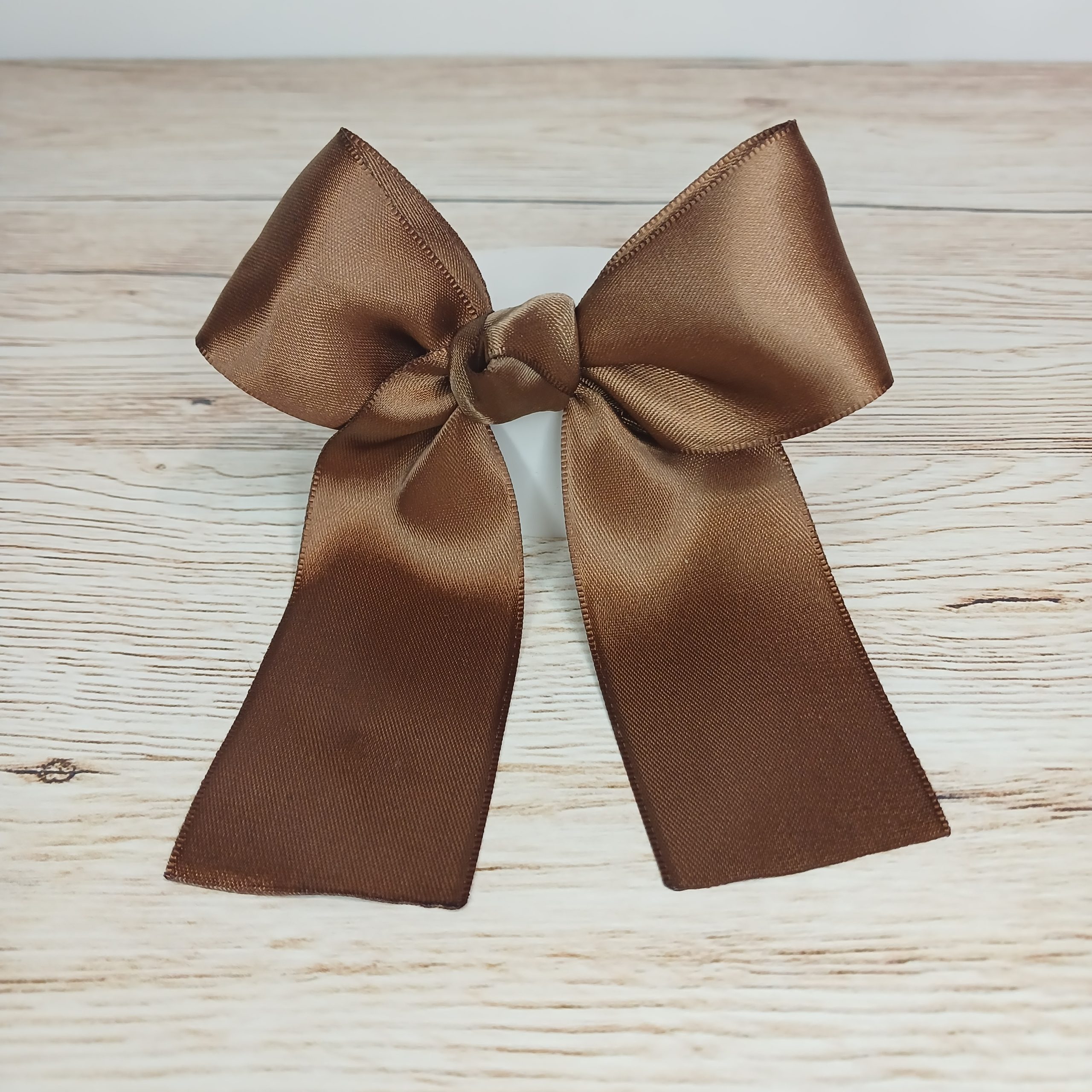 Sports Bow Medium Brown
