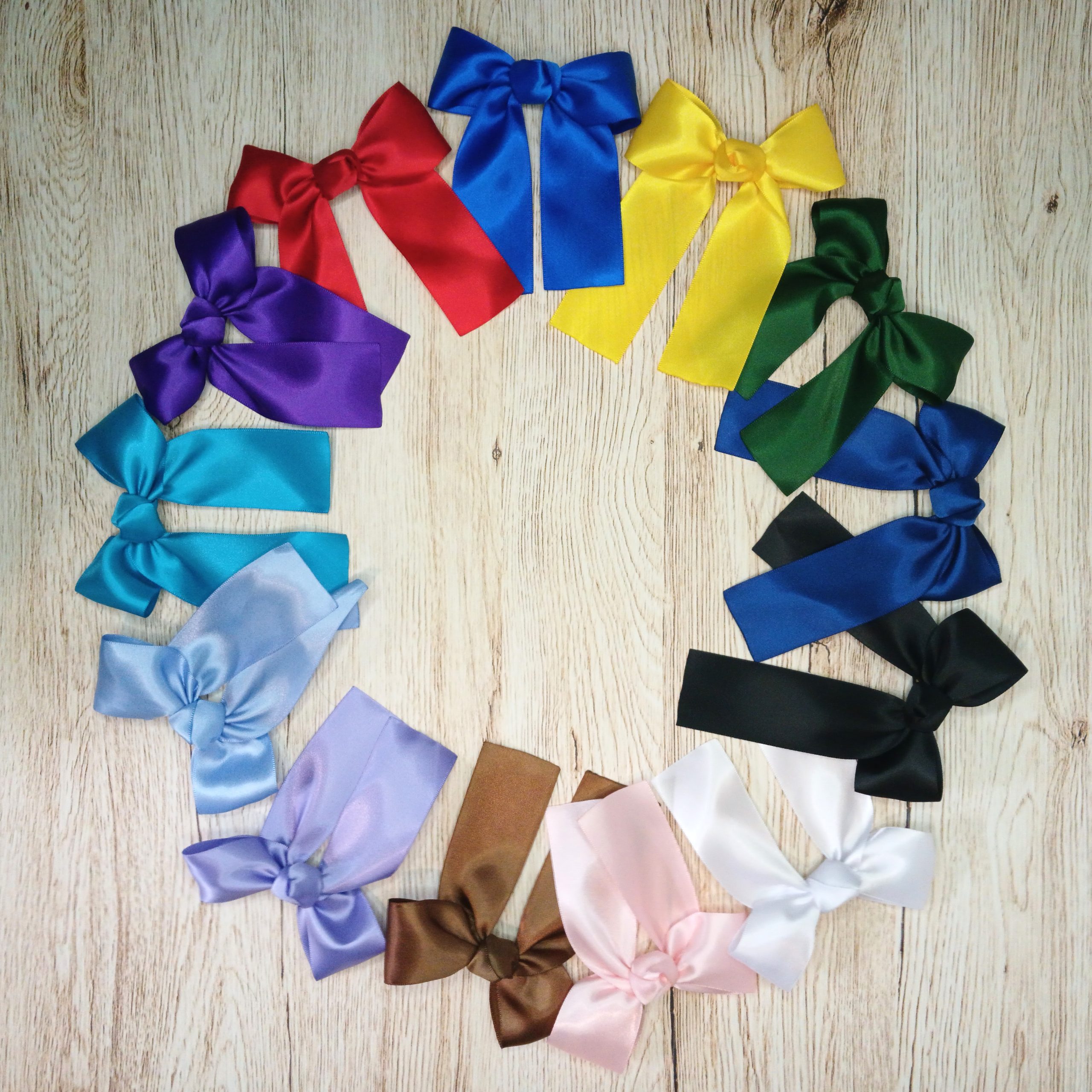 Sports Bow Medium Group