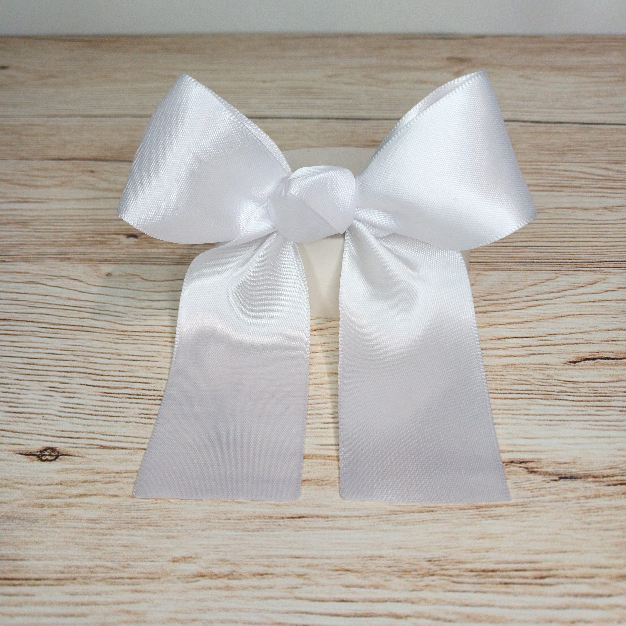 Sports Bow Medium White