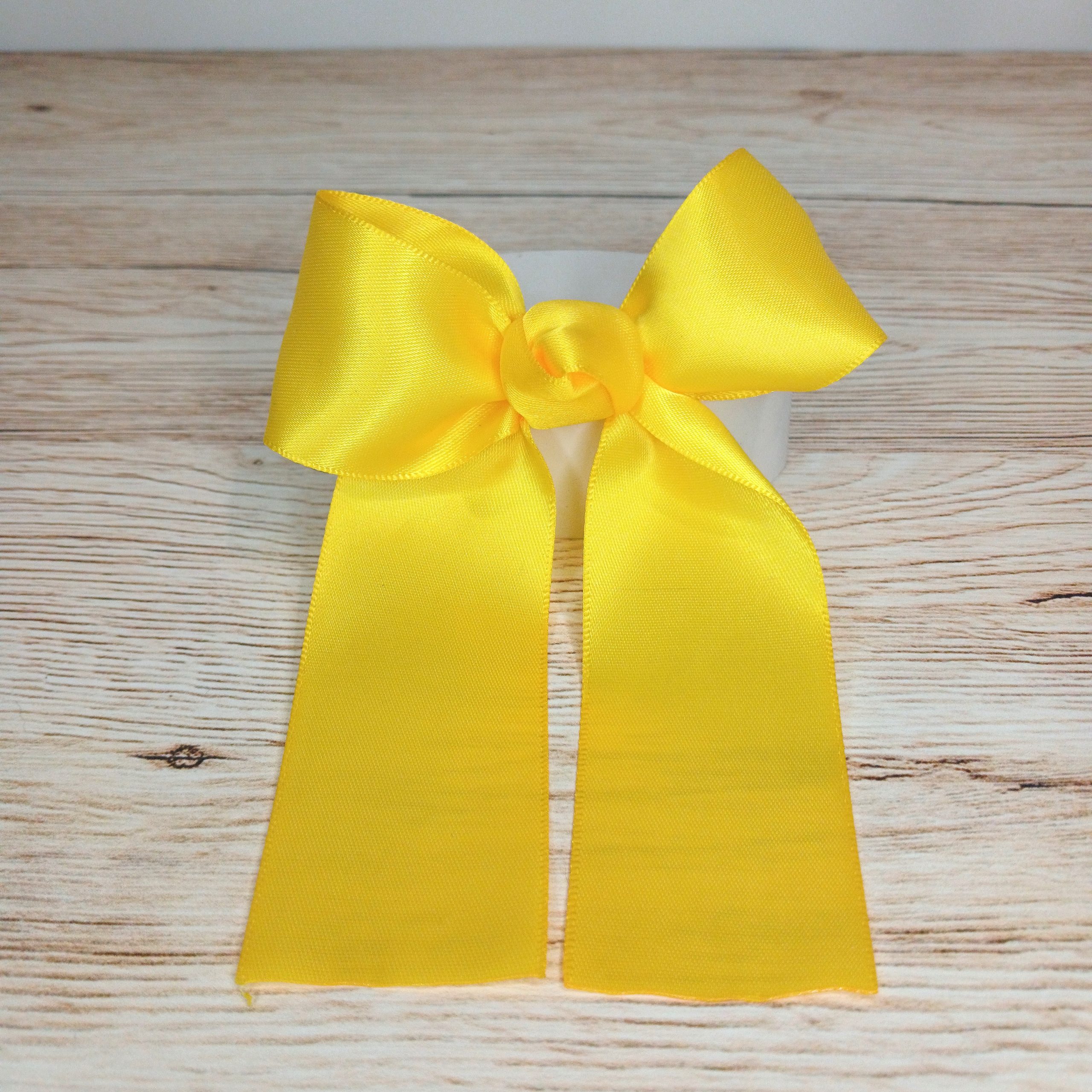 Sports Bow Medium Yellow